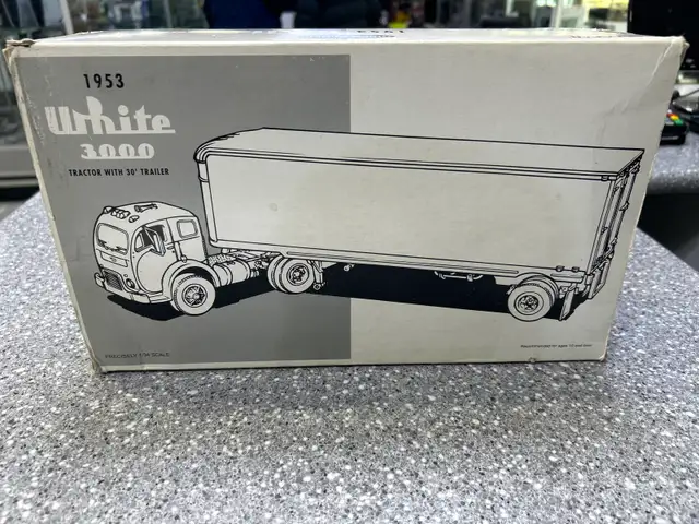 First gear 1953 white Canadian pacific 1/34 scale model