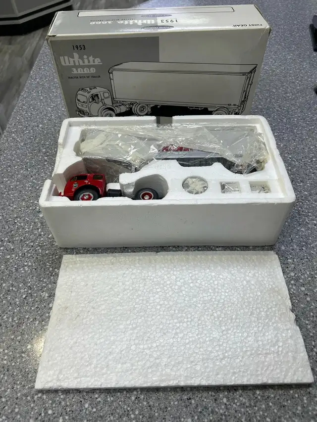 First gear 1953 white Canadian pacific 1/34 scale model - Photo 2