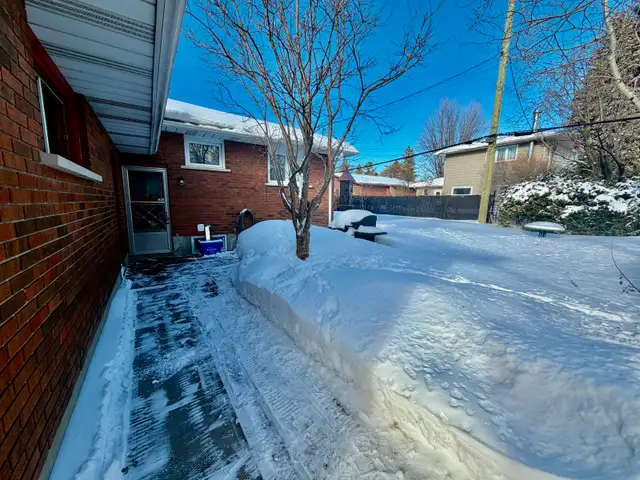 1-Bedroom basement apartment close to Walkley and St Laurent