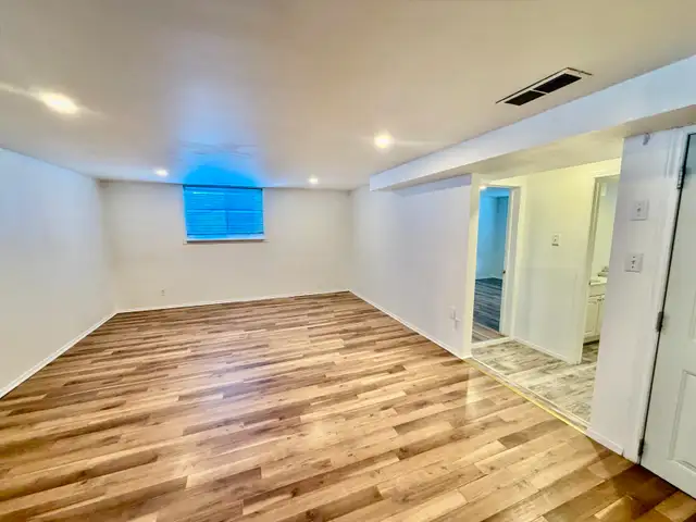 1-Bedroom basement apartment close to Walkley and St Laurent - Photo 5