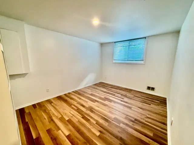 1-Bedroom basement apartment close to Walkley and St Laurent - Photo 7