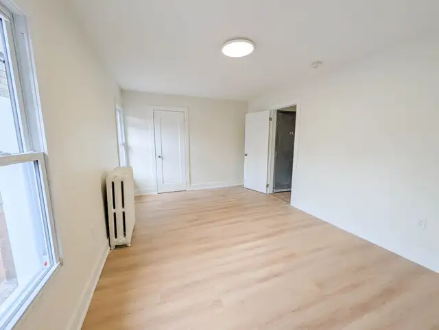 59 Carrick Ave, Hamilton - 3 Bedroom Upper Unit - Photo 2