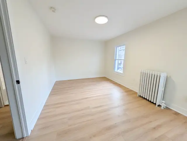 59 Carrick Ave, Hamilton - 3 Bedroom Upper Unit - Photo 3