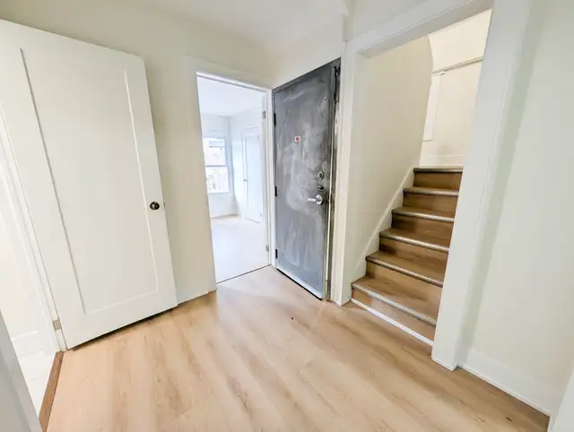 59 Carrick Ave, Hamilton - 3 Bedroom Upper Unit - Photo 4