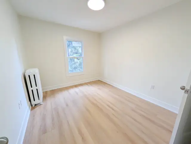 59 Carrick Ave, Hamilton - 3 Bedroom Upper Unit - Photo 8