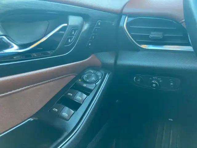 2018 Chevrolet Traverse High Country - Photo 12