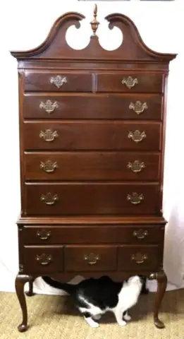 Antiaue & Collectible On-Line Auction