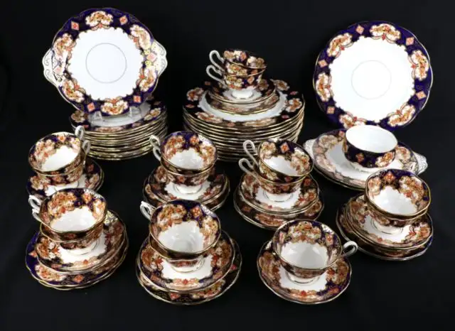 Antiaue & Collectible On-Line Auction - Photo 6