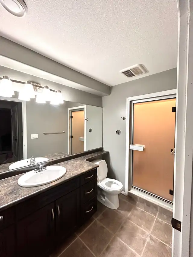 5 bed 3.5 bath - House for sale - Photo 5