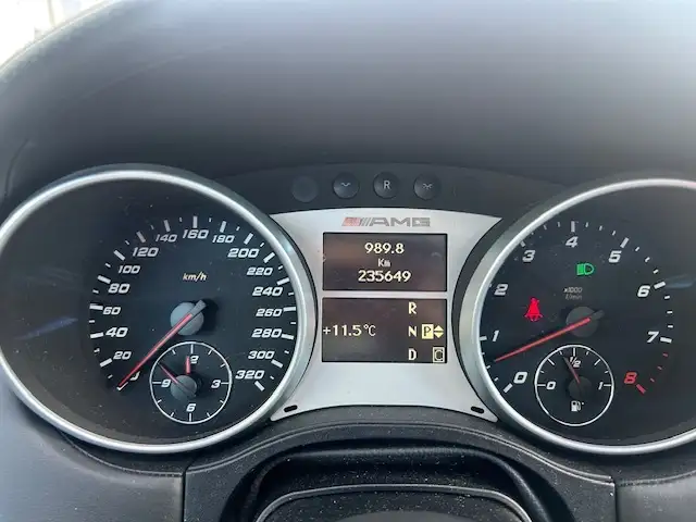 2011 Mercedes-Benz M-Class 4MATIC 4dr ML 63 AMG - Photo 11