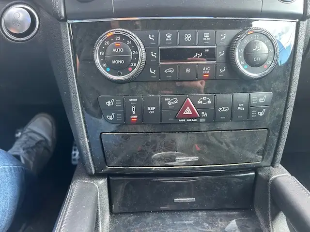 2011 Mercedes-Benz M-Class 4MATIC 4dr ML 63 AMG - Photo 13