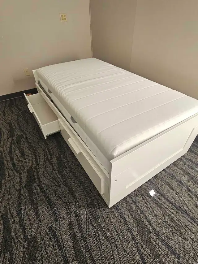 White Day Bed