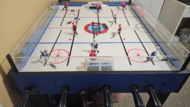 Rod Hockey table - Photo 3