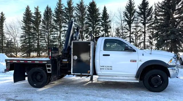 2012 RAM 5500HD SLT DIESEL CHASSIS HIAB055D PICKER SERVICE TRUCK - Photo 4