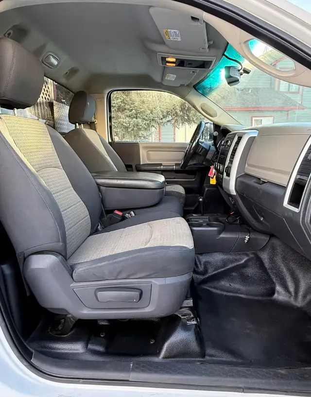 2012 RAM 5500HD SLT DIESEL CHASSIS HIAB055D PICKER SERVICE TRUCK - Photo 18