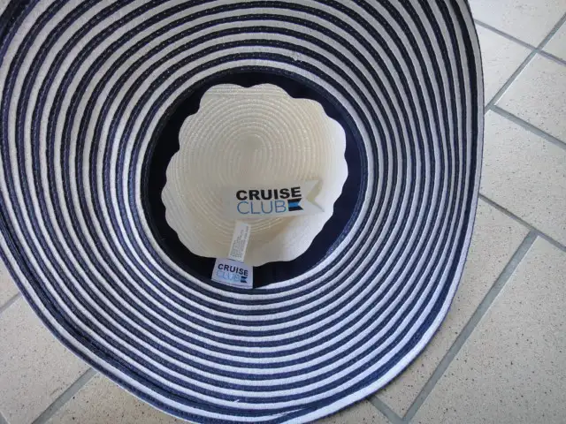 chapeau de plage - Photo 2