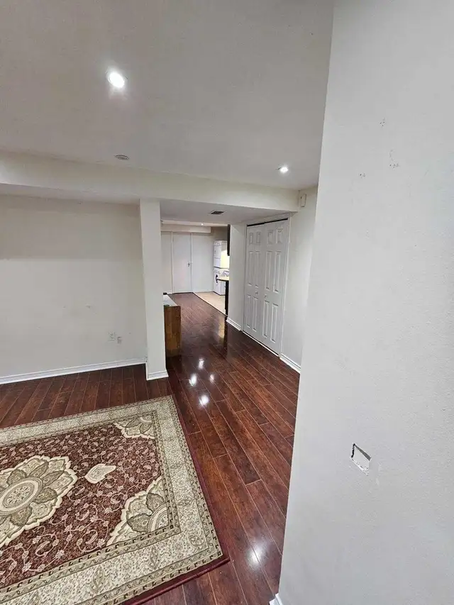 1 bedroom basement apartment - Photo 6