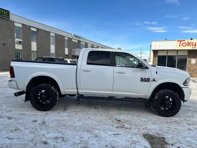 2017 RAM 2500 HD LARAMIE • 4WD • CREW CAB - Photo 4