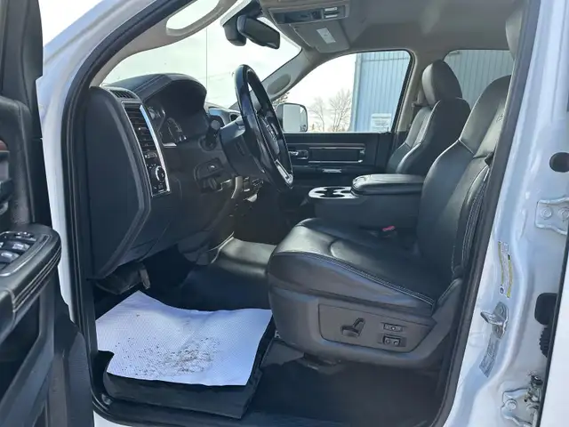 2017 RAM 2500 HD LARAMIE • 4WD • CREW CAB - Photo 11