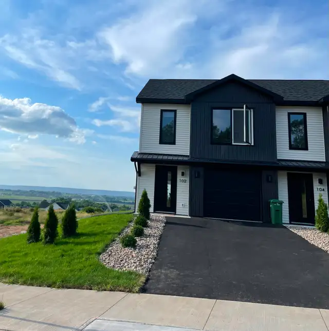 FOR RENT: 2 Bed Townhome Apartment in Wolfville May 2026 - Photo 2