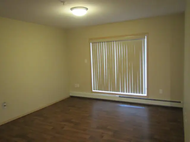 2 BEDROOM APARTMENT IN WEST LETHBRIDGE - Photo 7