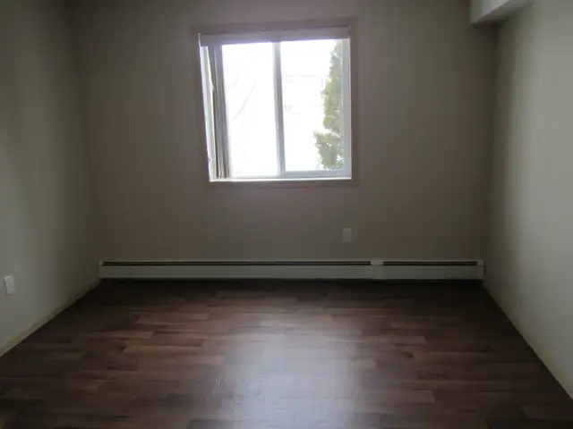 2 BEDROOM APARTMENT IN WEST LETHBRIDGE - Photo 8