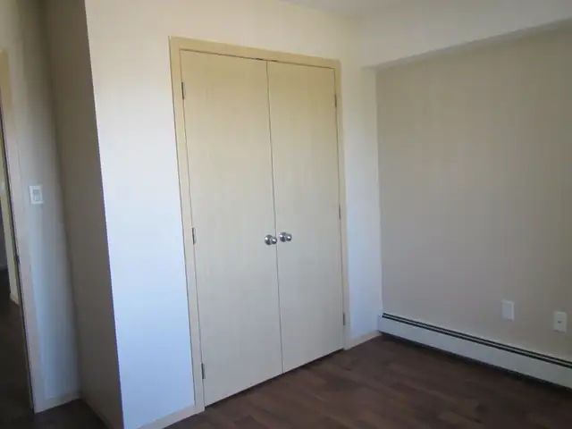 2 BEDROOM APARTMENT IN WEST LETHBRIDGE - Photo 9