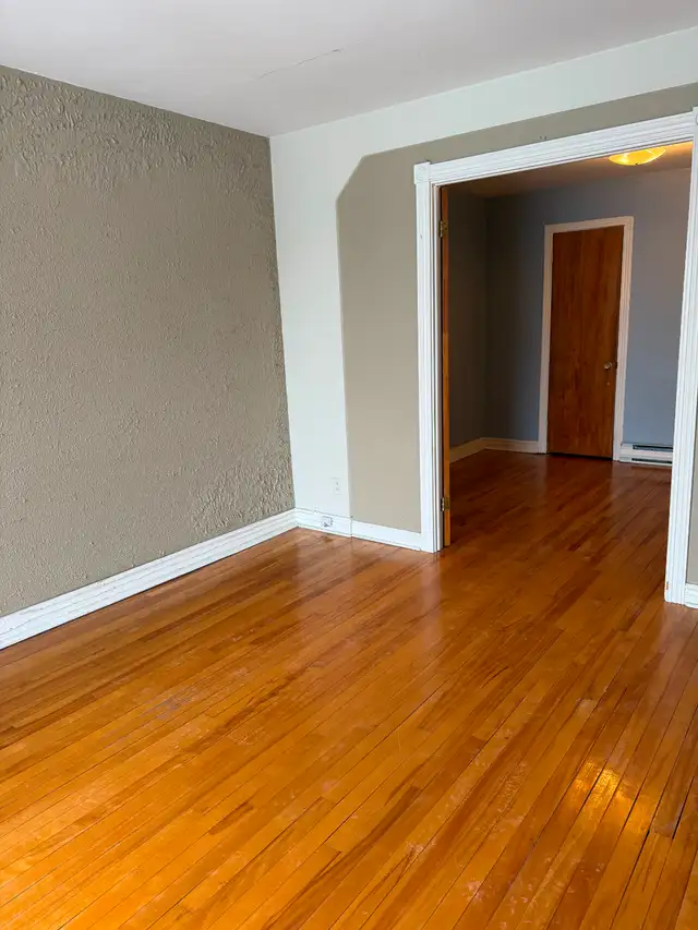 Metro prefontaine, 3.5 apartment for rent, $1250 - Photo 2