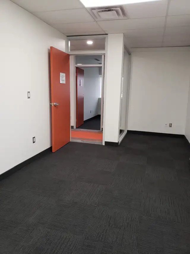 Need more office space? Accel North has a great office! - Photo 2