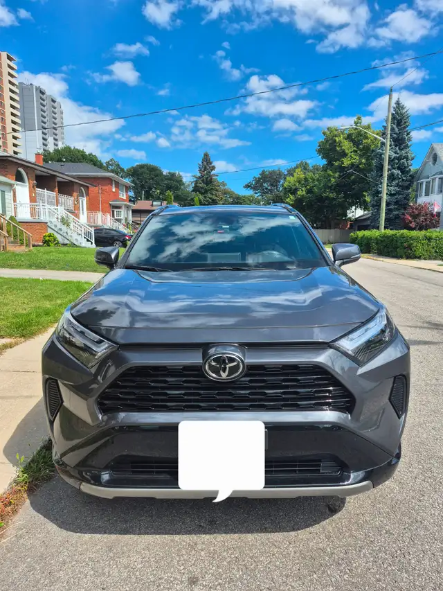 2025 Toyota RAV4 SE AWD Hybrid