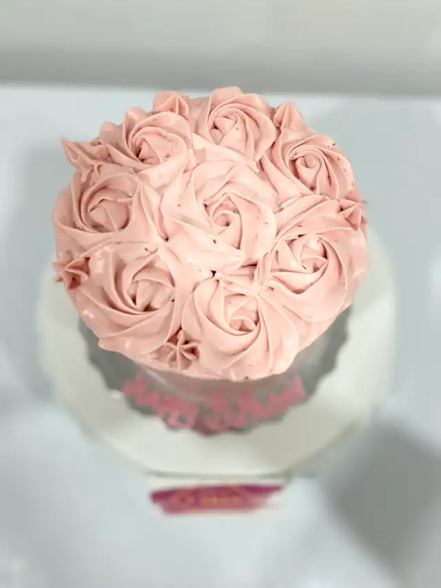 Rosettes cake, strawberry cake
