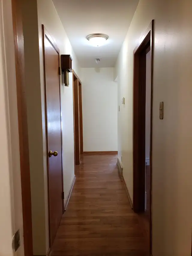 Looking to rent for student’s girls  only - Photo 4