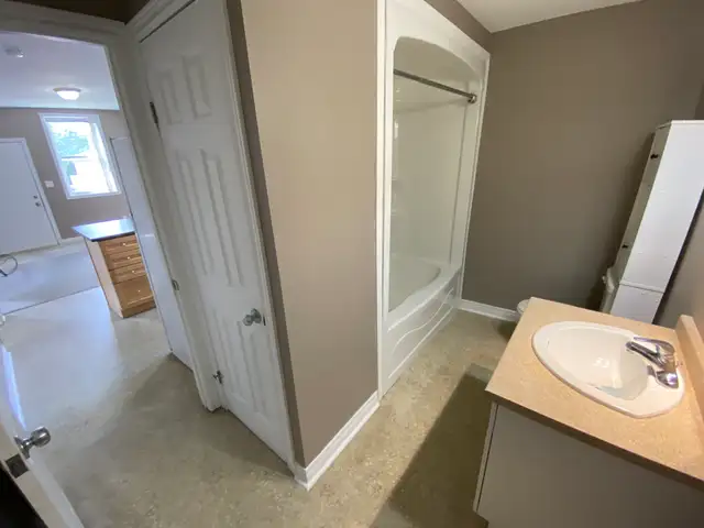 Charming 1 Bedroom in Thorold - Photo 11