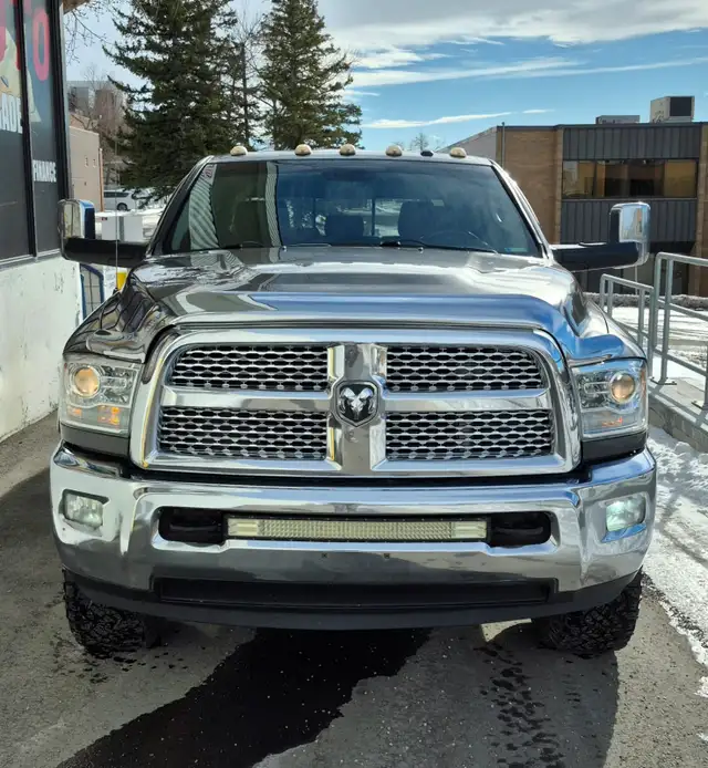 2014 Dodge ram 3500 laramie megacab - Photo 2