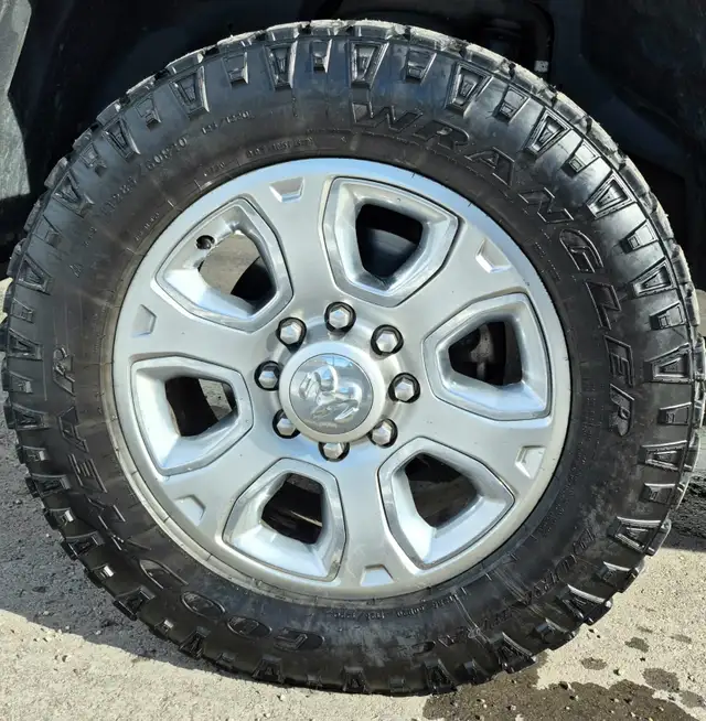 2014 Dodge ram 3500 laramie megacab - Photo 9