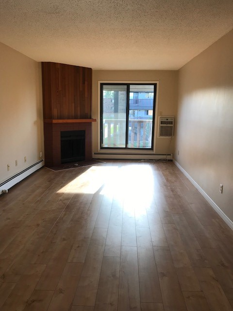 Cedar Heights - In-Suite Laundry, Secure, Quiet, Adult Bldg - Photo 7