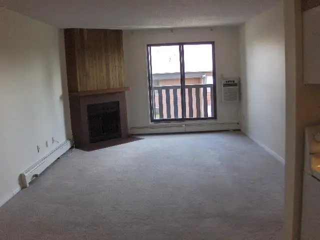 Cedar Heights - In-Suite Laundry, Secure, Quiet, Adult Bldg - Photo 10