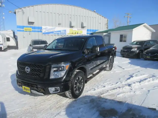 2018 Nissan Titan 5.6 PRO 4X Fog Lights Tonneau Cover 4WD