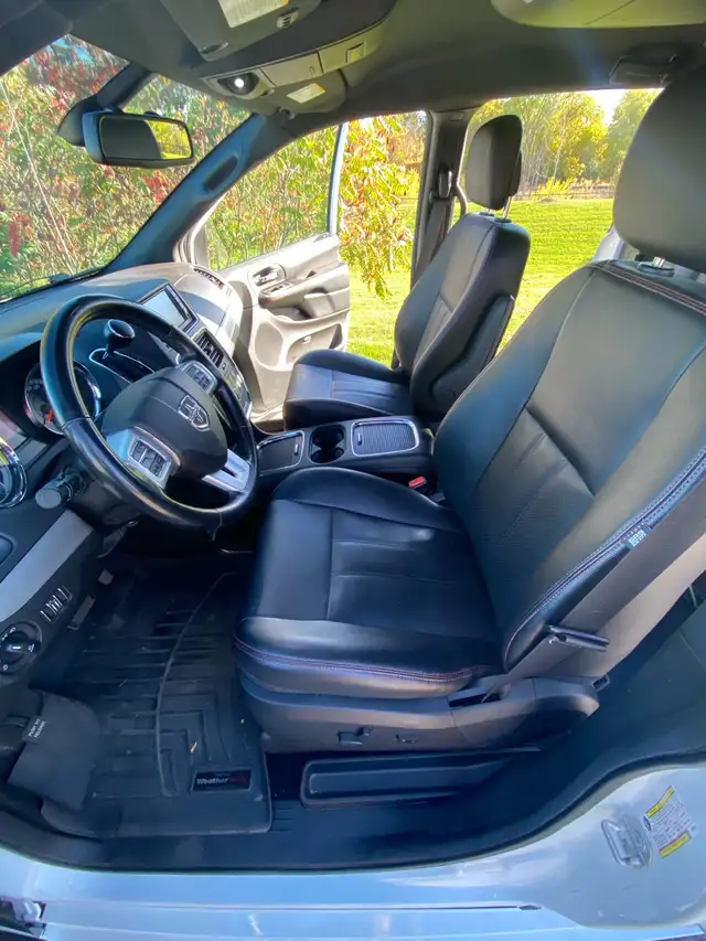 2019 Dodge Caravan GT - Photo 2