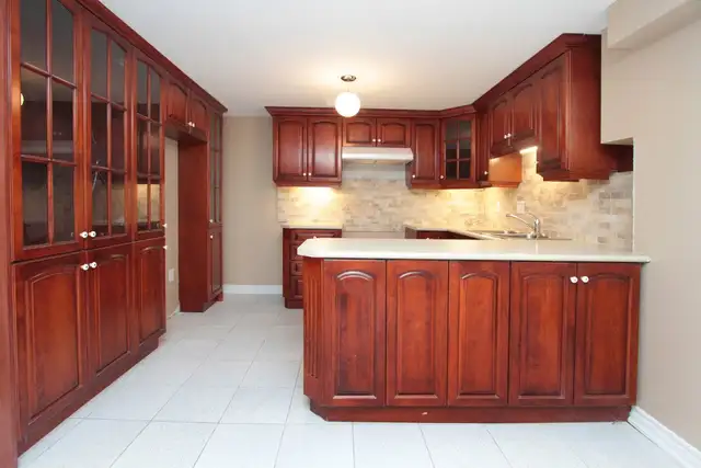 Spacious & Discounted basement apartment available -Mississauga - Photo 4