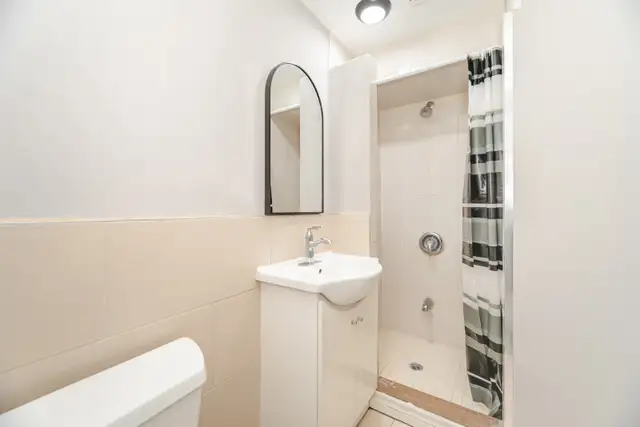 Basement Apt Rent at Scarborough (Inc Util) - Photo 6