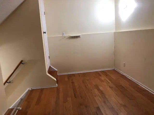 1 BEDROOM BASEMENT APARTMENT FOR RENT - Photo 3