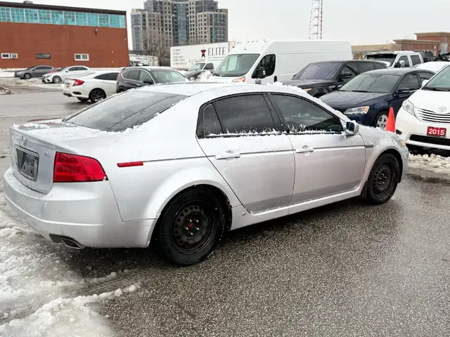 2005 Acura TL 4dr Sdn Auto - Photo 4
