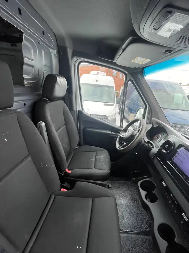 2021 Mercedes-Benz Sprinter Standard Roof - Photo 3