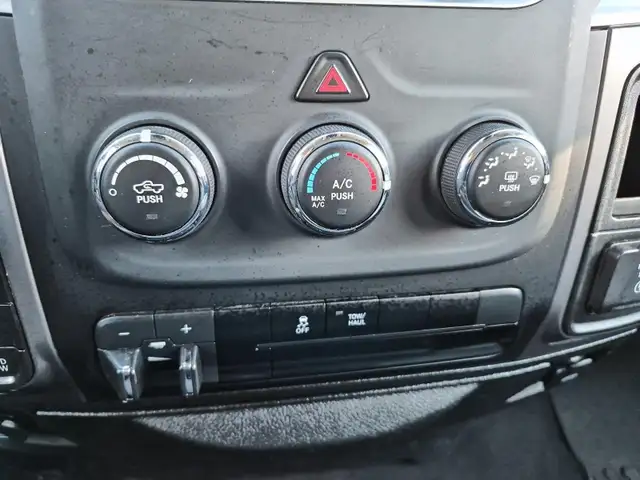 2023 RAM 1500 Classic SLT SLT | 4x4 Crew Cab 5'7' Box - Photo 22