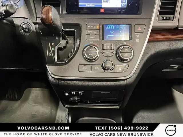 2017 Toyota Sienna XLE | Tri-Zone Climate | 7 Passenger | - Photo 15