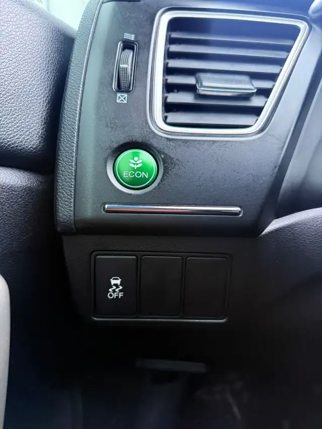 2015 Honda Civic Coupe Auto, FWD, 1.8L 4cyl, Gas - Photo 16