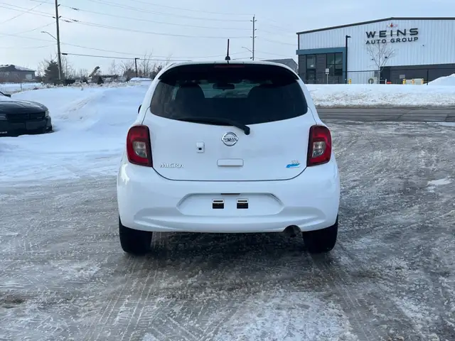 2015 Nissan Micra SR | CLEAN CARFAX | BACK-UP CAM | HEATED MIRRO - Photo 4