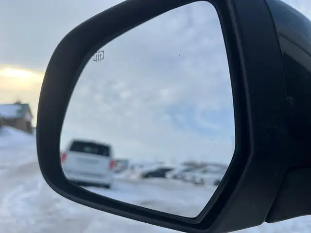 2015 Nissan Micra SR | CLEAN CARFAX | BACK-UP CAM | HEATED MIRRO - Photo 20