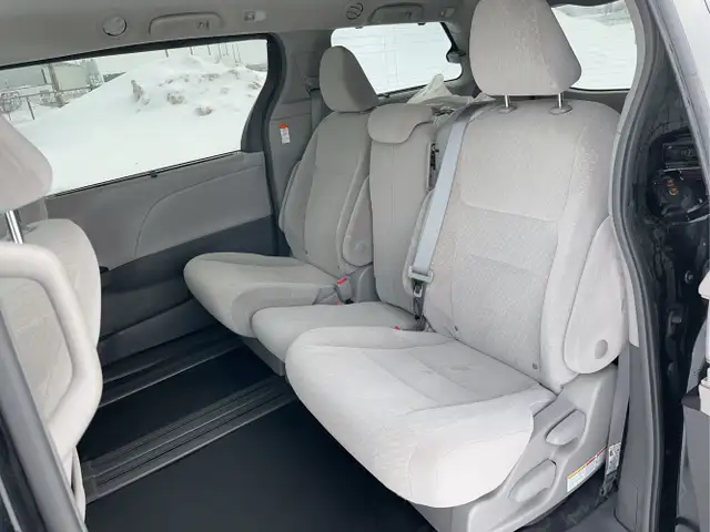 2018 Toyota Sienna - Photo 26